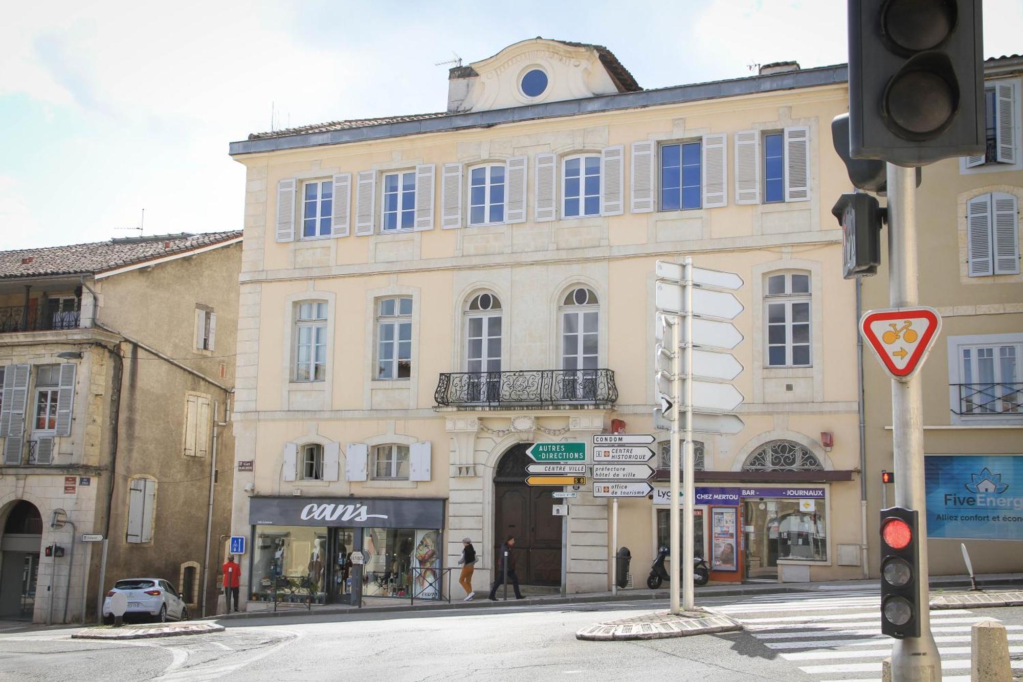Villaret - Tres Spacieux En Coeur De Ville Ош Екстер'єр фото